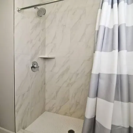 Modern Setun * Saint-Tropez